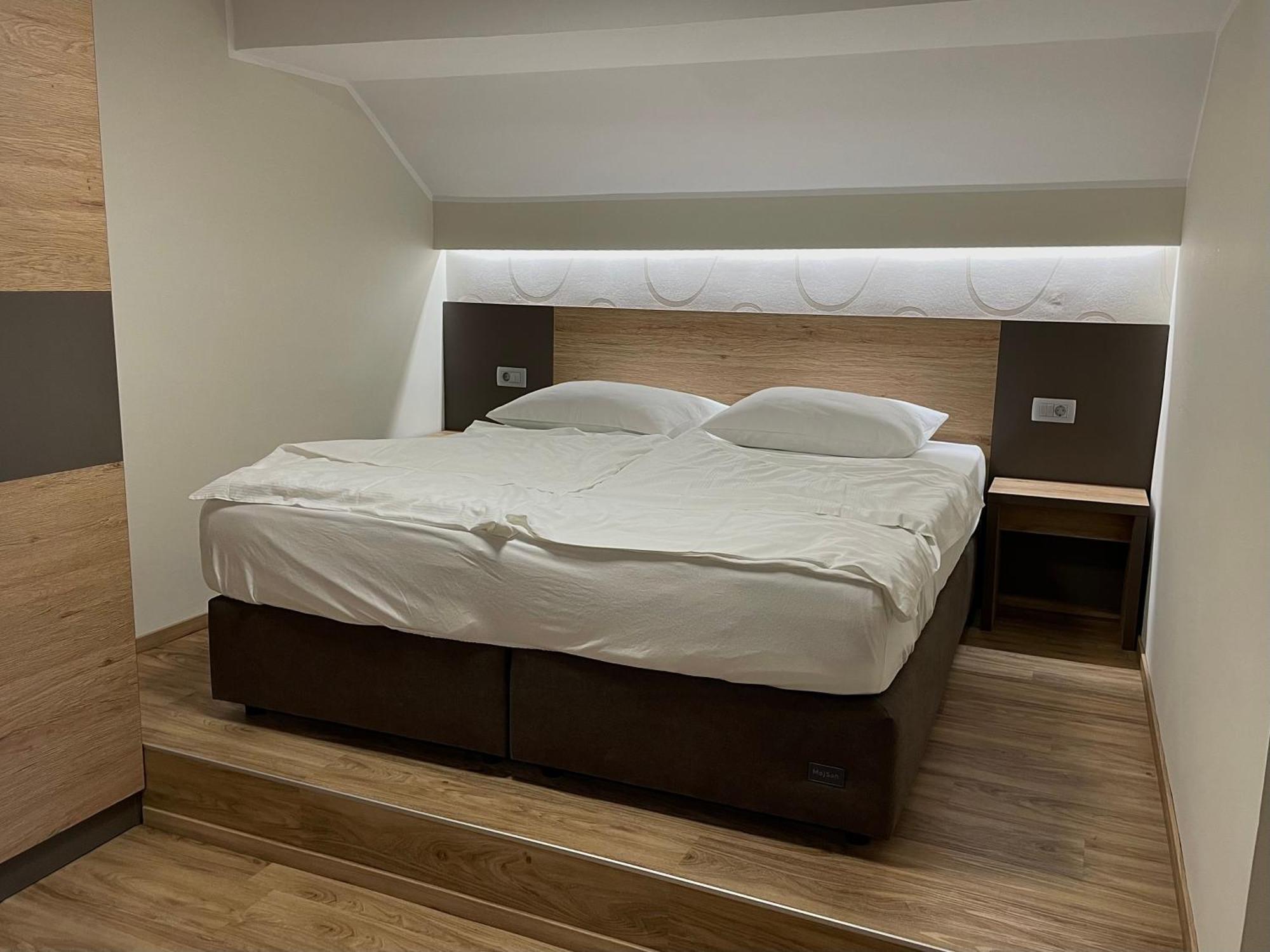Hotel Roskar Potony Kültér fotó