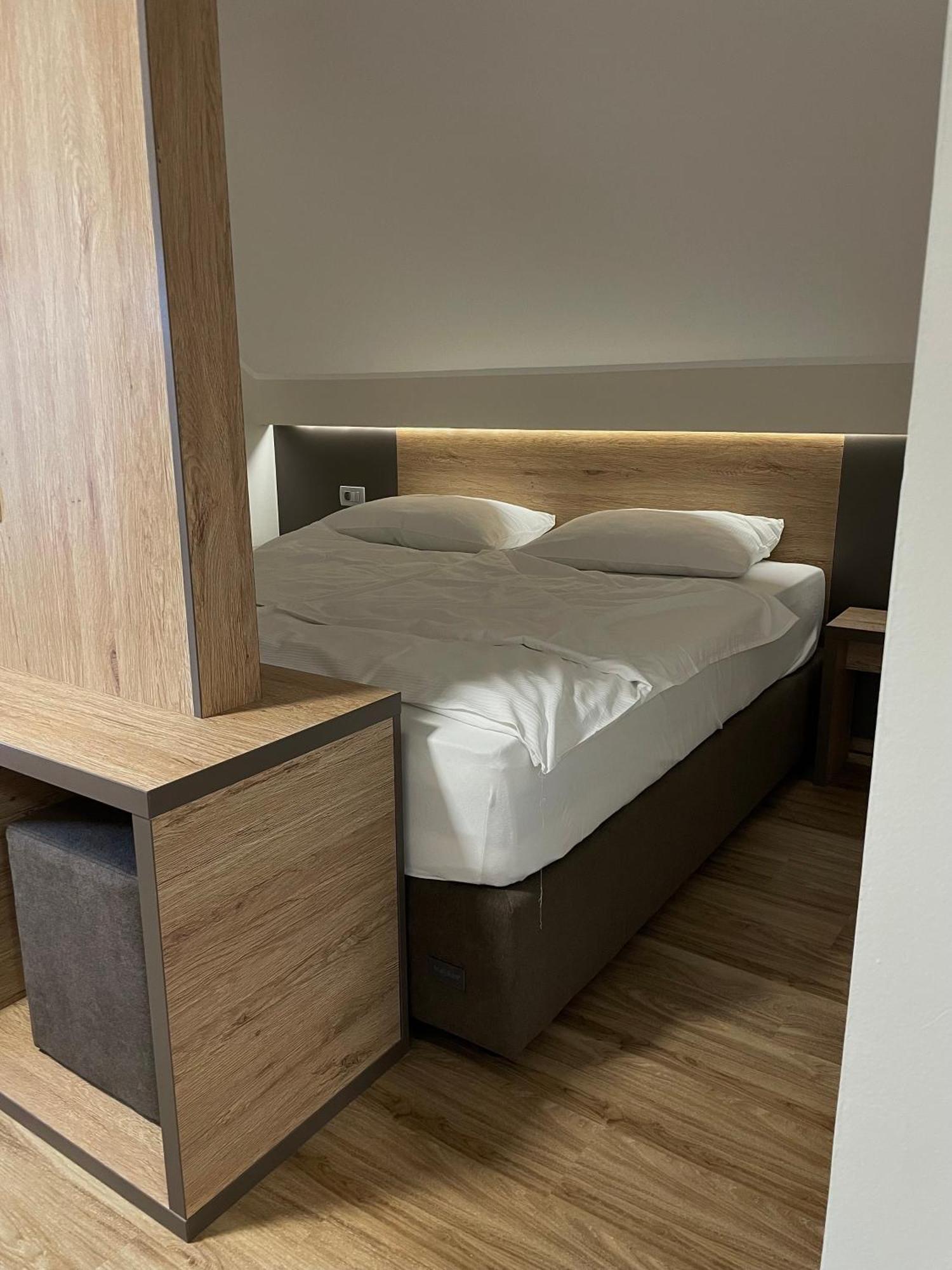 Hotel Roskar Potony Kültér fotó