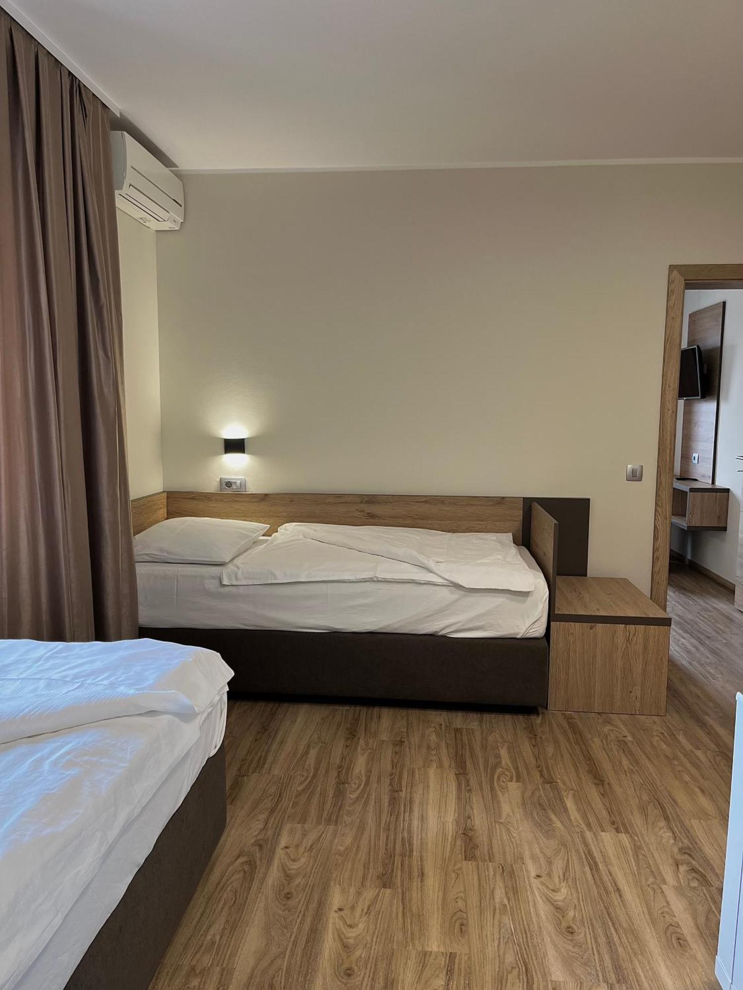 Hotel Roskar Potony Kültér fotó