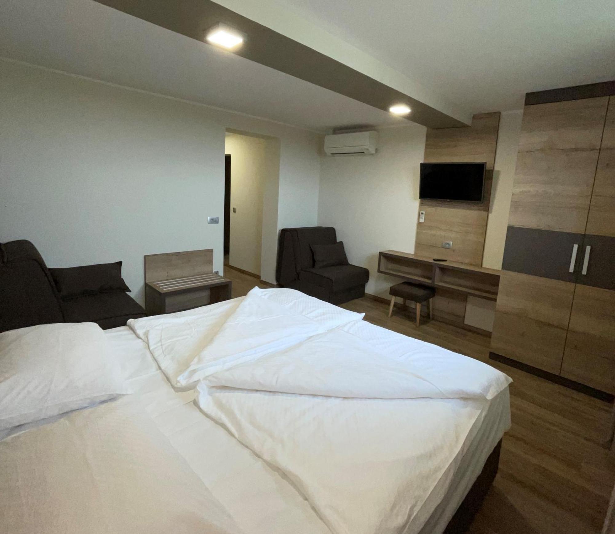 Hotel Roskar Potony Kültér fotó
