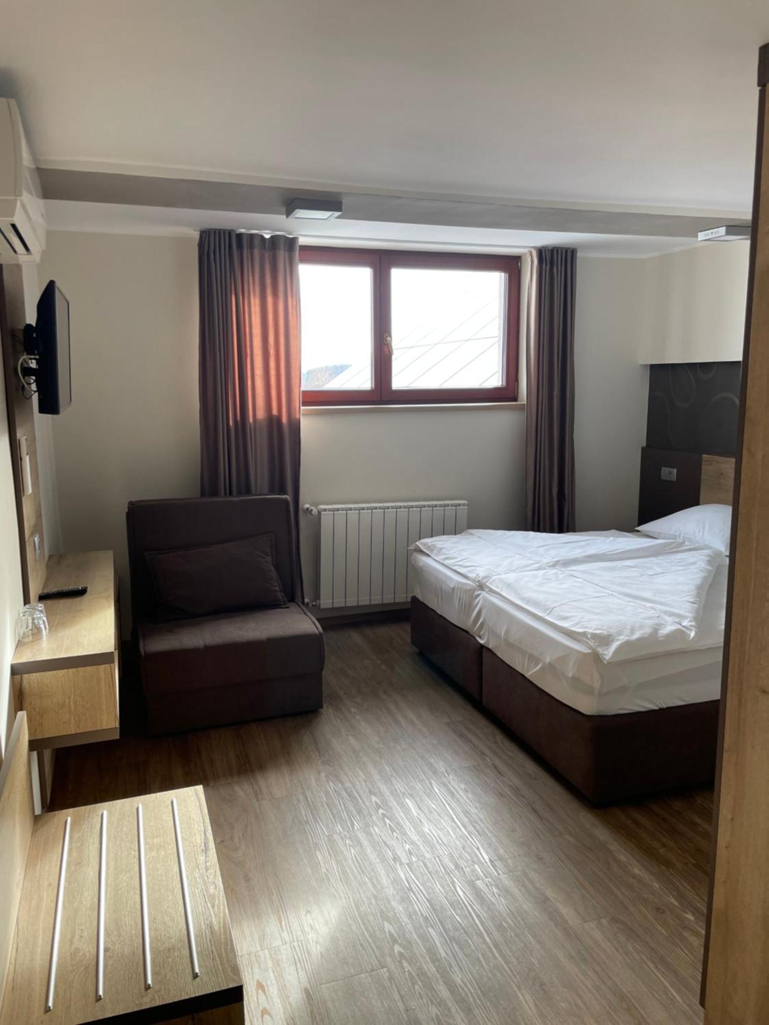 Hotel Roskar Potony Kültér fotó